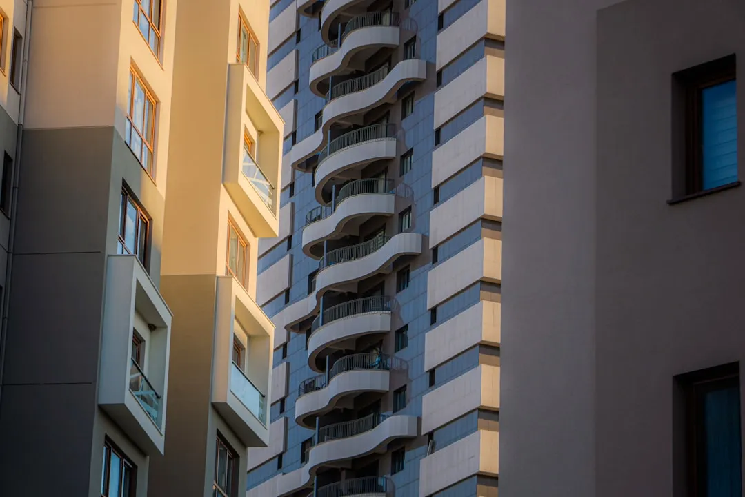 上海纳环新物业管理服务方案：住宅小区绿化养护与安保服务一体化实践正文配图 2