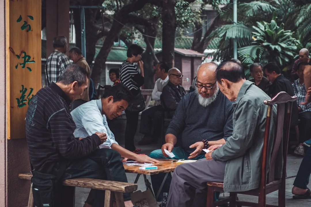 上海纳环新物业服务：住宅小区与商业楼宇保洁标准化流程解析